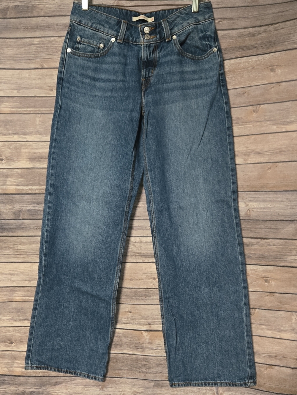 Levi's Women's Straight Leg Jeans in Medium Blue